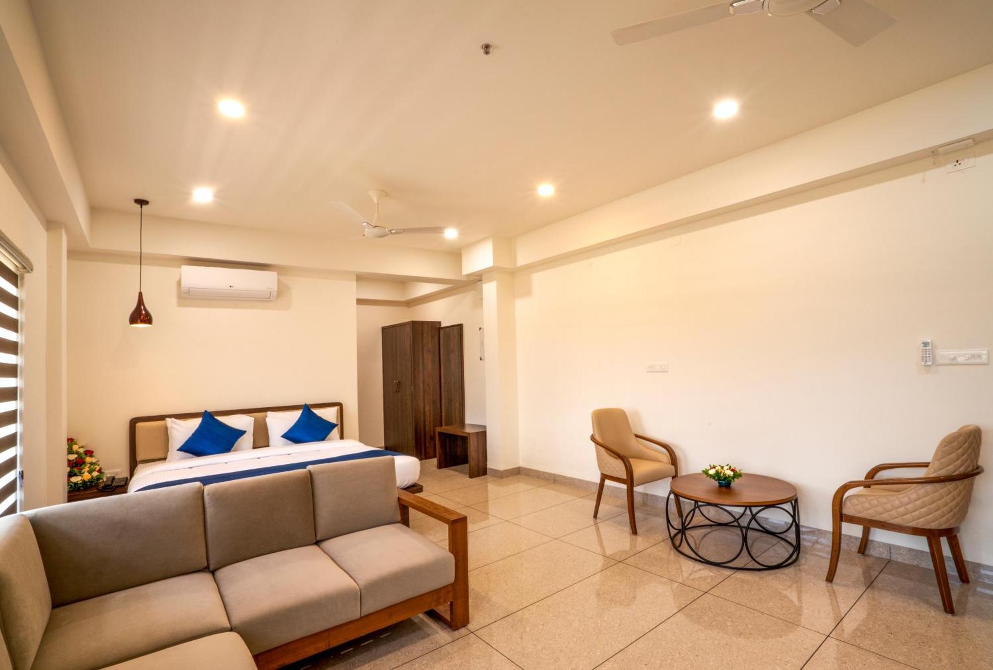 Kumbanad Heritage Hotel Vennikulam Экстерьер фото