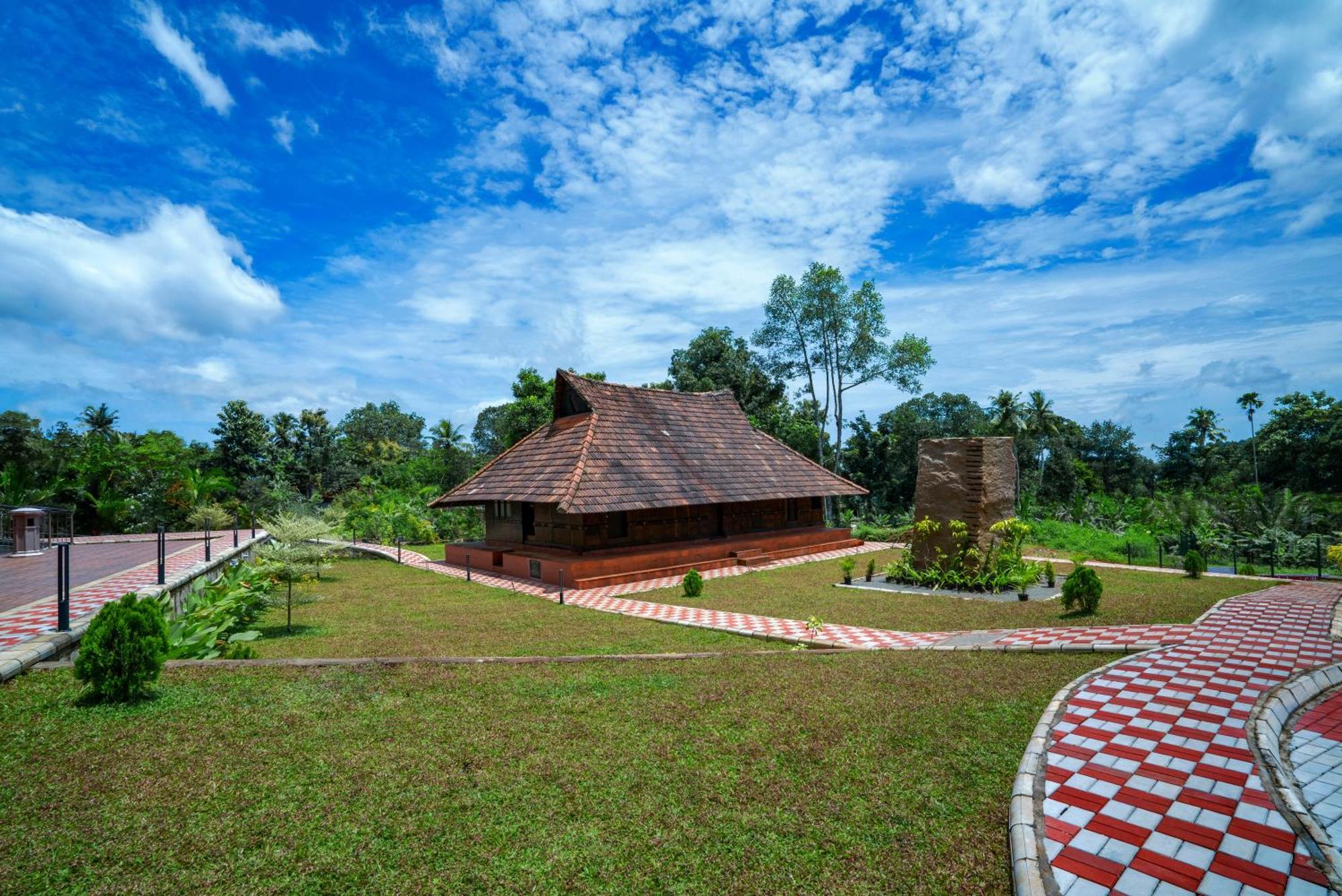 Kumbanad Heritage Hotel Vennikulam Экстерьер фото